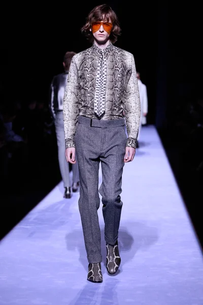 Look 12